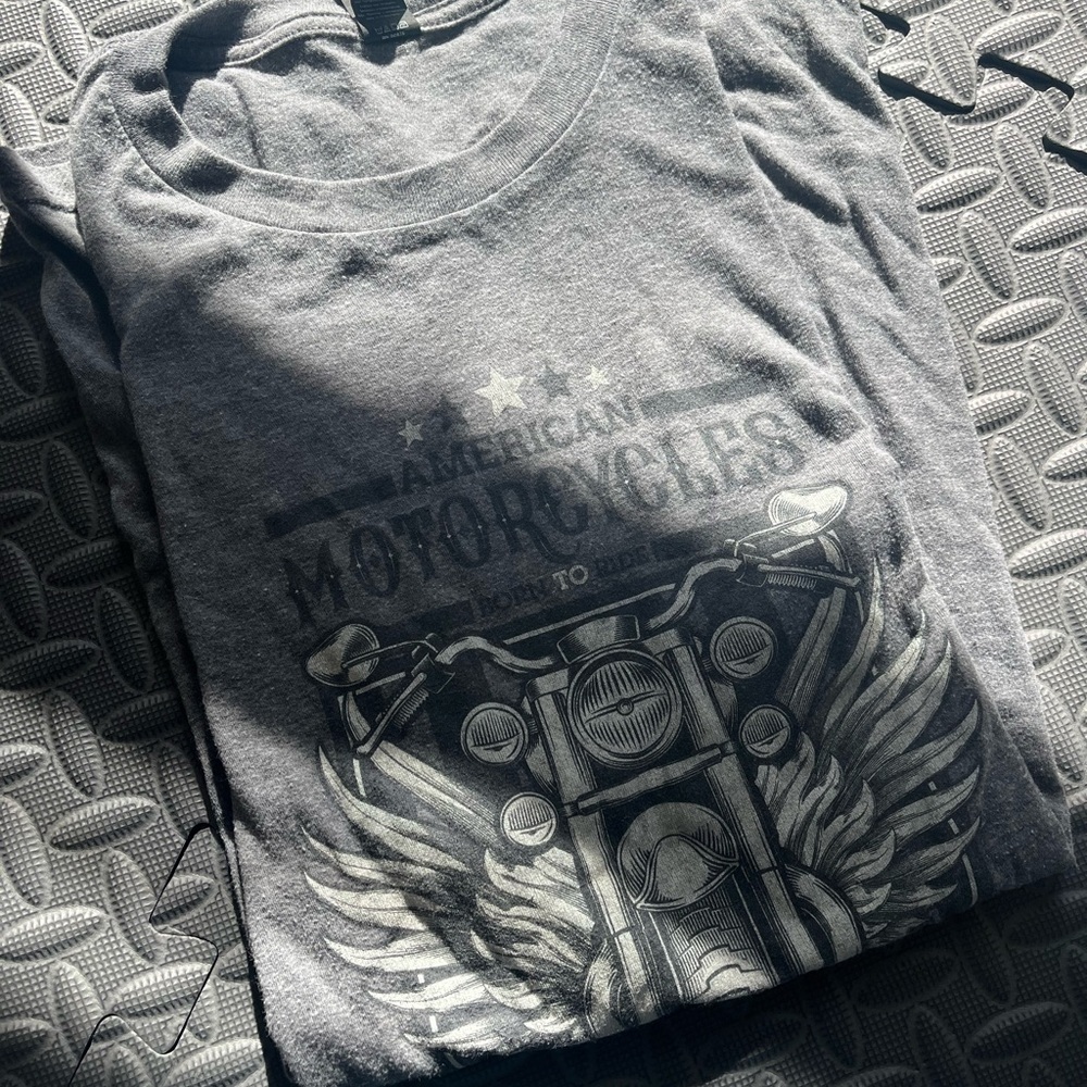 Gray Graphic T-Shirt🏍️